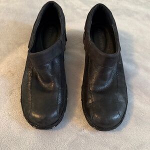 MERRELL LUXE MULES-SIZE 8-BLACK